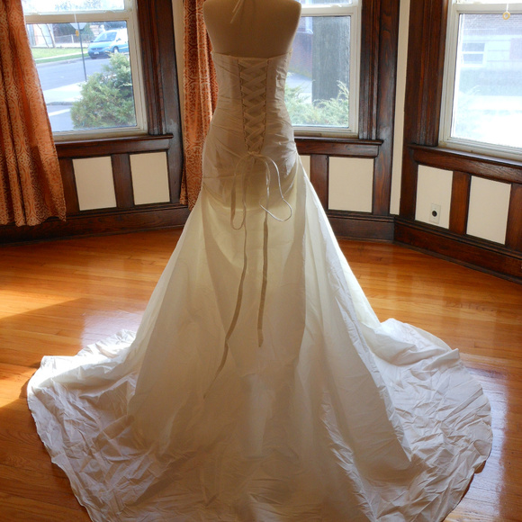 Atelier Diagonal by Pronovias Wedding Dress 5018 - Picture 5 of 8